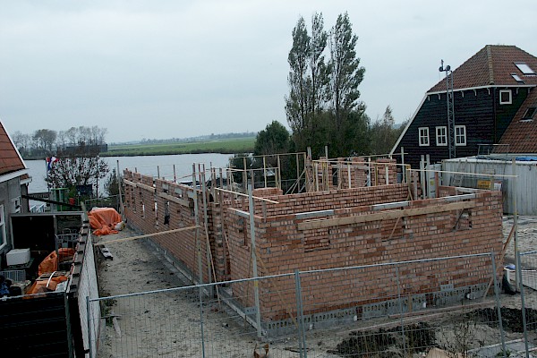 Constructie vrijstaand nieuwbouw woonhuis te Uitdam